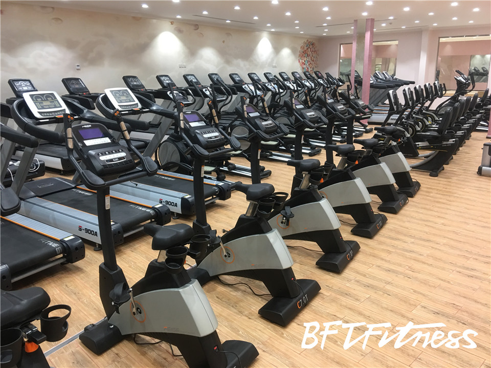 沙特女子健身房健身車(chē)